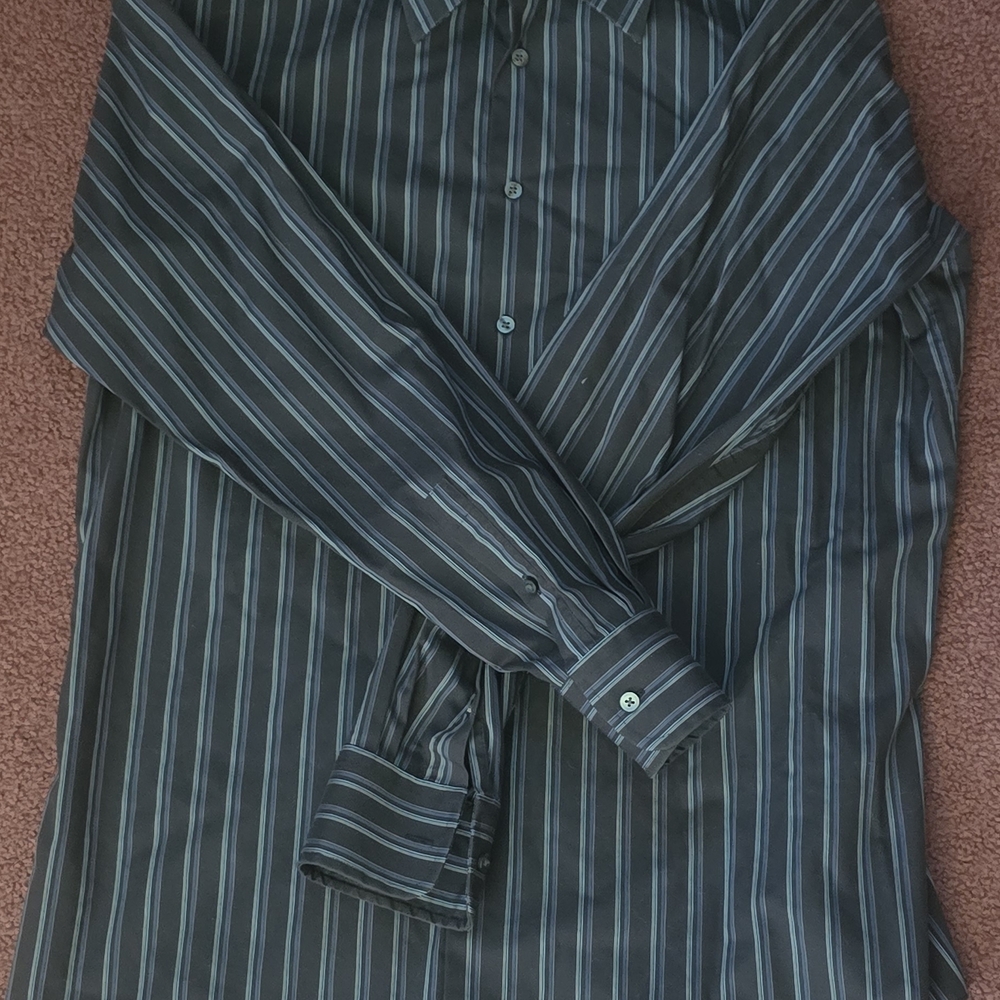 Axcess Men's Black and Gray Striped Shirt
